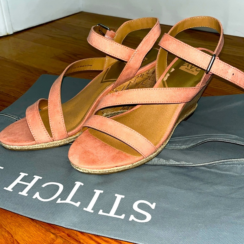 Pierre Strappy Wedge